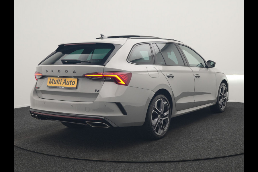 Škoda Octavia Combi 1.4 TSI iV RS PHEV 245pk Dealer O.H. | Panodak | Adaptive Cruise | Camera | Sportstoelen Verwarmd | Sfeerverlichting | Apple Carplay | Crystal LED | Keyless | Navigatie | DAB | Virtual Cockpit | 19"L.M | Plug In Hybrid |