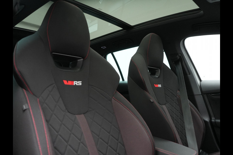 Škoda Octavia Combi 1.4 TSI iV RS PHEV 245pk Dealer O.H. | Panodak | Adaptive Cruise | Camera | Sportstoelen Verwarmd | Sfeerverlichting | Apple Carplay | Crystal LED | Keyless | Navigatie | DAB | Virtual Cockpit | 19"L.M | Plug In Hybrid |