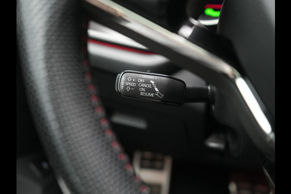 Škoda Octavia Combi 1.4 TSI iV RS PHEV 245pk Dealer O.H. | Panodak | Adaptive Cruise | Camera | Sportstoelen Verwarmd | Sfeerverlichting | Apple Carplay | Crystal LED | Keyless | Navigatie | DAB | Virtual Cockpit | 19"L.M | Plug In Hybrid |