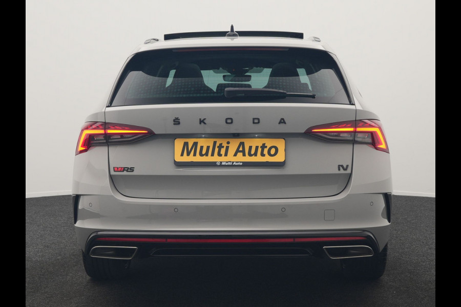 Škoda Octavia Combi 1.4 TSI iV RS PHEV 245pk Dealer O.H. | Panodak | Adaptive Cruise | Camera | Sportstoelen Verwarmd | Sfeerverlichting | Apple Carplay | Crystal LED | Keyless | Navigatie | DAB | Virtual Cockpit | 19"L.M | Plug In Hybrid |