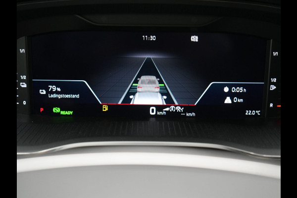 Škoda Octavia Combi 1.4 TSI iV RS PHEV 245pk Dealer O.H. | Panodak | Adaptive Cruise | Camera | Sportstoelen Verwarmd | Sfeerverlichting | Apple Carplay | Crystal LED | Keyless | Navigatie | DAB | Virtual Cockpit | 19"L.M | Plug In Hybrid |