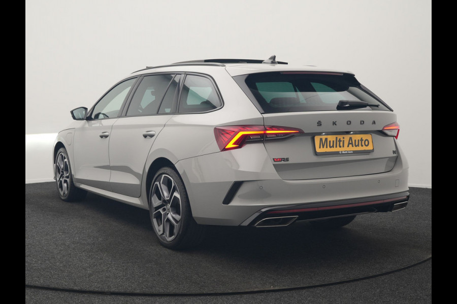 Škoda Octavia Combi 1.4 TSI iV RS PHEV 245pk Dealer O.H. | Panodak | Adaptive Cruise | Camera | Sportstoelen Verwarmd | Sfeerverlichting | Apple Carplay | Crystal LED | Keyless | Navigatie | DAB | Virtual Cockpit | 19"L.M | Plug In Hybrid |