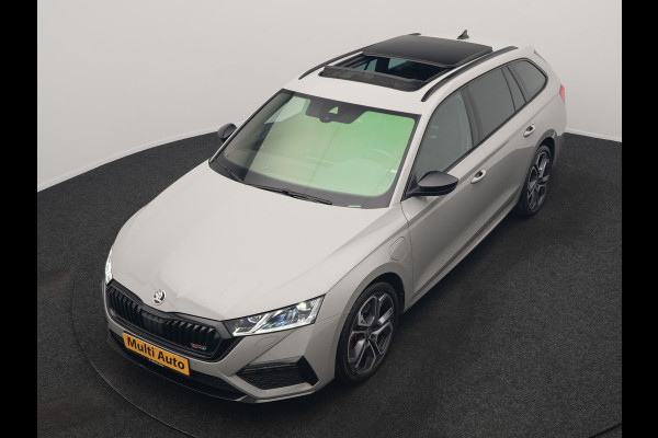 Škoda Octavia Combi 1.4 TSI iV RS PHEV 245pk Dealer O.H. | Panodak | Adaptive Cruise | Camera | Sportstoelen Verwarmd | Sfeerverlichting | Apple Carplay | Crystal LED | Keyless | Navigatie | DAB | Virtual Cockpit | 19"L.M | Plug In Hybrid |