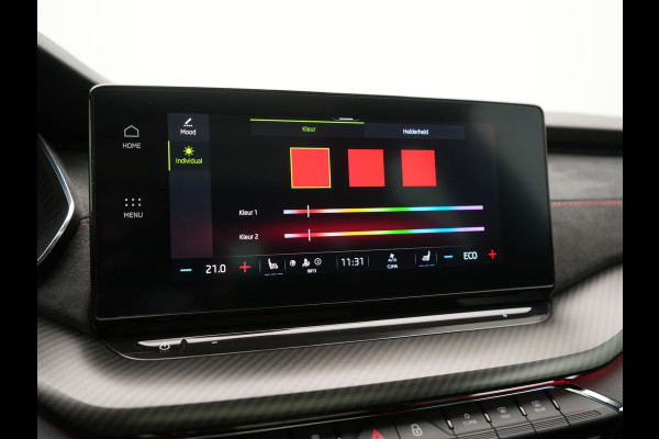 Škoda Octavia Combi 1.4 TSI iV RS PHEV 245pk Dealer O.H. | Panodak | Adaptive Cruise | Camera | Sportstoelen Verwarmd | Sfeerverlichting | Apple Carplay | Crystal LED | Keyless | Navigatie | DAB | Virtual Cockpit | 19"L.M | Plug In Hybrid |