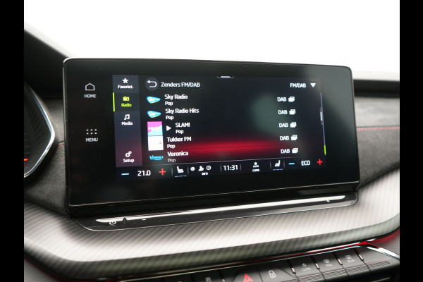 Škoda Octavia Combi 1.4 TSI iV RS PHEV 245pk Dealer O.H. | Panodak | Adaptive Cruise | Camera | Sportstoelen Verwarmd | Sfeerverlichting | Apple Carplay | Crystal LED | Keyless | Navigatie | DAB | Virtual Cockpit | 19"L.M | Plug In Hybrid |