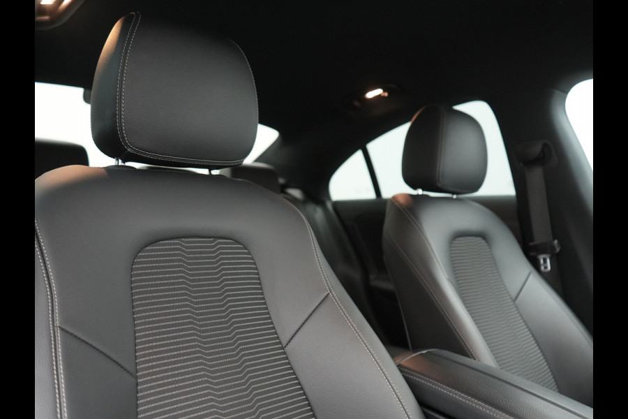 Mercedes-Benz CLA-Klasse **NIEUW MODEL** 200 Advantage 164pk | Trekhaak | Camera | Widescreen Navi | Park Assist | Apple Carplay | Cruise Control | Lane Assist | DAB | 18"L.M " |