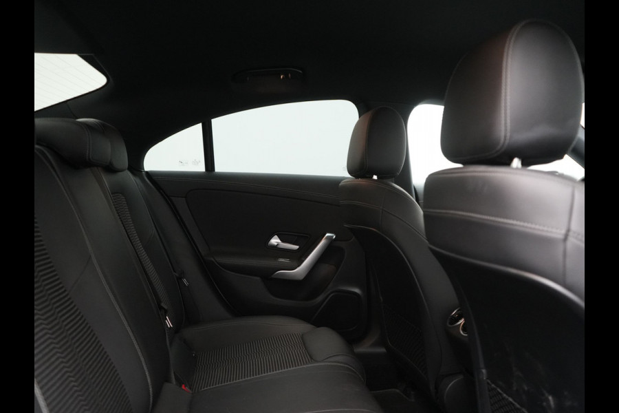 Mercedes-Benz CLA-Klasse **NIEUW MODEL** 200 Advantage 164pk | Trekhaak | Camera | Widescreen Navi | Park Assist | Apple Carplay | Cruise Control | Lane Assist | DAB | 18"L.M " |
