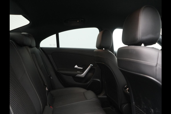Mercedes-Benz CLA-Klasse **NIEUW MODEL** 200 Advantage 164pk | Trekhaak | Camera | Widescreen Navi | Park Assist | Apple Carplay | Cruise Control | Lane Assist | DAB | 18"L.M " |