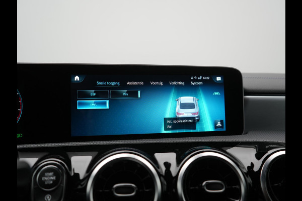 Mercedes-Benz CLA-Klasse **NIEUW MODEL** 200 Advantage 164pk | Trekhaak | Camera | Widescreen Navi | Park Assist | Apple Carplay | Cruise Control | Lane Assist | DAB | 18"L.M " |