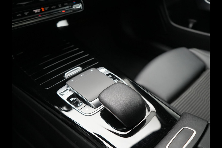 Mercedes-Benz CLA-Klasse **NIEUW MODEL** 200 Advantage 164pk | Trekhaak | Camera | Widescreen Navi | Park Assist | Apple Carplay | Cruise Control | Lane Assist | DAB | 18"L.M " |