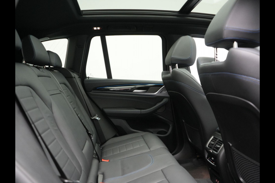 BMW iX3 M Sport High Executive 80 kWh 286pk Dealer O.H. | Panodak | Adaptive Cruise | Head Up | 360 Camera | Harman / Kardon | Lederen Sportstoelen Memory & Verwarmd | Keyless | Blis | Stuur Verwarmd | Sfeerverlichting | Apple Carplay | 20"L.M |