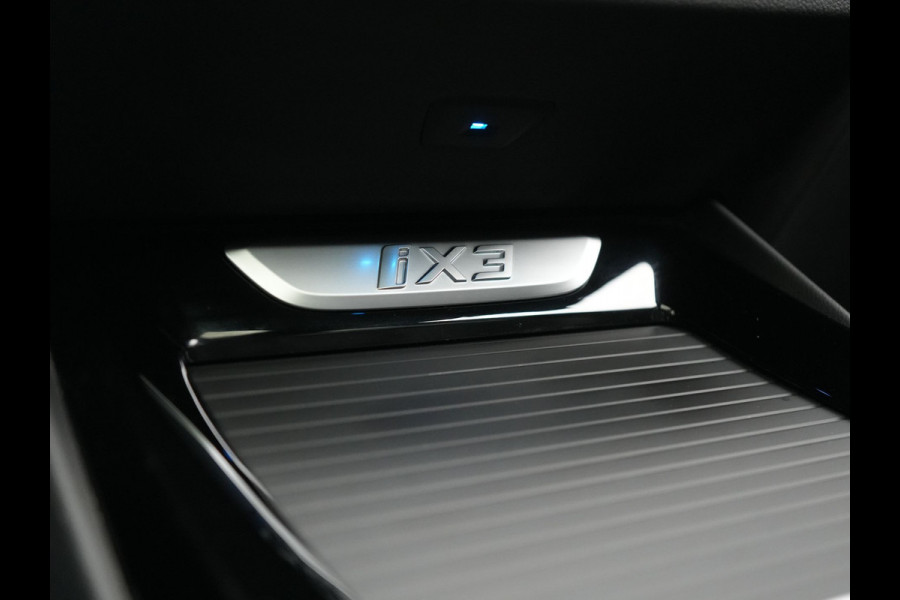 BMW iX3 M Sport High Executive 80 kWh 286pk Dealer O.H. | Panodak | Adaptive Cruise | Head Up | 360 Camera | Harman / Kardon | Lederen Sportstoelen Memory & Verwarmd | Keyless | Blis | Stuur Verwarmd | Sfeerverlichting | Apple Carplay | 20"L.M |