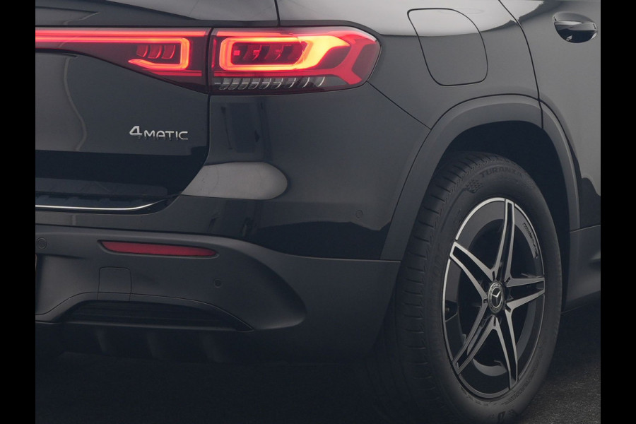 Mercedes-Benz EQB 300 4MATIC AMG Line 69,7 kWh 228pk Dealer O.H. | Camera | MBUX Widescreen Navi | Alcantara Sportstoelen Verwarmd | Sfeerverlichting | Night Pakket | Cruise Control | Virtual | DAB |