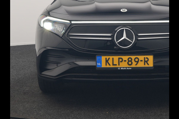 Mercedes-Benz EQB 300 4MATIC AMG Line 69,7 kWh 228pk Dealer O.H. | Camera | MBUX Widescreen Navi | Alcantara Sportstoelen Verwarmd | Sfeerverlichting | Night Pakket | Cruise Control | Virtual | DAB |