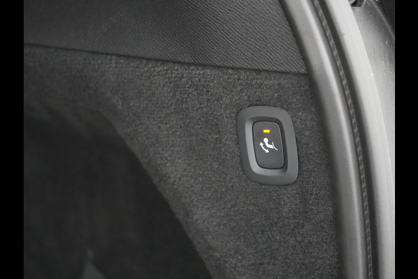Volvo XC90 T8 AWD Ultimate Bright 7 Persoons LONG RANGE PHEV 455pk Dealer O.H. | Trekhaak Af Fabriek | Panodak | Head Up | Adaptive Cruise | 360 Camera | Bowers & Wilkins | Lederen Sportstoelen Massage & Memory & Ventilatie | Google Assistent | Stoelen & Stuur Verwarmd  | Keyless | Blis | Plug In Hybrid |