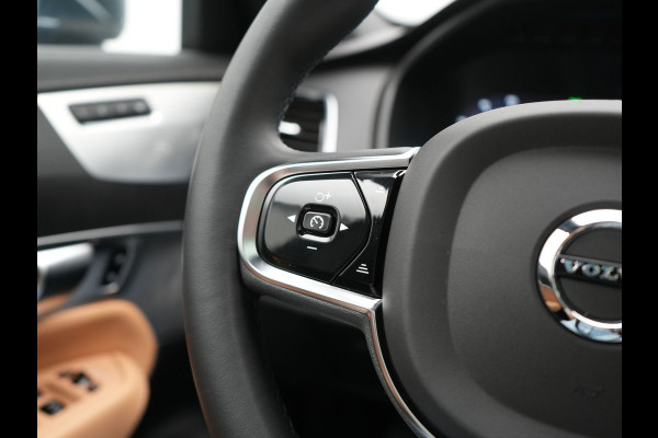 Volvo XC90 T8 AWD Ultimate Bright 7 Persoons LONG RANGE PHEV 455pk Dealer O.H. | Trekhaak Af Fabriek | Panodak | Head Up | Adaptive Cruise | 360 Camera | Bowers & Wilkins | Lederen Sportstoelen Massage & Memory & Ventilatie | Google Assistent | Stoelen & Stuur Verwarmd  | Keyless | Blis | Plug In Hybrid |