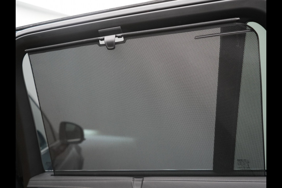 Volvo XC90 T8 AWD Ultimate Bright 7 Persoons LONG RANGE PHEV 455pk Dealer O.H. | Trekhaak Af Fabriek | Panodak | Head Up | Adaptive Cruise | 360 Camera | Bowers & Wilkins | Lederen Sportstoelen Massage & Memory & Ventilatie | Google Assistent | Stoelen & Stuur Verwarmd  | Keyless | Blis | Plug In Hybrid |