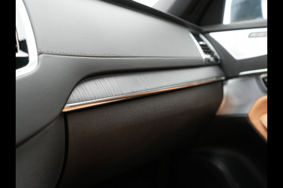 Volvo XC90 T8 AWD Ultimate Bright 7 Persoons LONG RANGE PHEV 455pk Dealer O.H. | Trekhaak Af Fabriek | Panodak | Head Up | Adaptive Cruise | 360 Camera | Bowers & Wilkins | Lederen Sportstoelen Massage & Memory & Ventilatie | Google Assistent | Stoelen & Stuur Verwarmd  | Keyless | Blis | Plug In Hybrid |