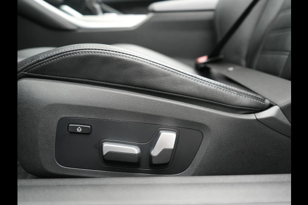 BMW 4 Serie Cabrio 430i M Sport 245pk Dealer O.H. | Adaptief Onderstel | Nekverwarming | Camera | Lederen Sportstoelen Memory & Verwarmd | Hifi Audio | Sfeerverlichting | Stuur Verwarmd | 19"L.M | Blis | Apple Carplay | Navigatie | DAB |