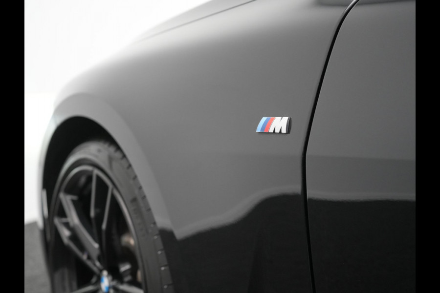 BMW 4 Serie Cabrio 430i M Sport 245pk Dealer O.H. | Adaptief Onderstel | Nekverwarming | Camera | Lederen Sportstoelen Memory & Verwarmd | Hifi Audio | Sfeerverlichting | Stuur Verwarmd | 19"L.M | Blis | Apple Carplay | Navigatie | DAB |