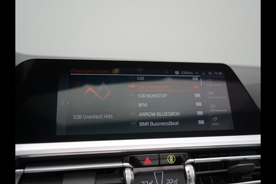 BMW 4 Serie Cabrio 430i M Sport 245pk Dealer O.H. | Adaptief Onderstel | Nekverwarming | Camera | Lederen Sportstoelen Memory & Verwarmd | Hifi Audio | Sfeerverlichting | Stuur Verwarmd | 19"L.M | Blis | Apple Carplay | Navigatie | DAB |