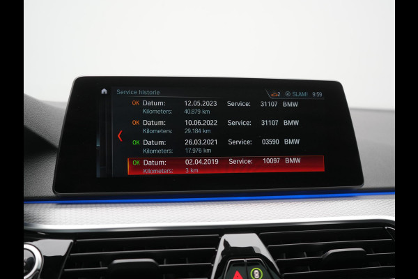 BMW 5 Serie Touring 520i M Sport 184pk Dealer O.H. | Panodak | Head Up | 360 Camera | Lederen Comfortzetels Memory & Verwarmd | Sfeerverlichting | Blis | Apple Carplay | Stuur Verwarmd | Adaptive LED | Navigatie | DAB | 19"L.M |