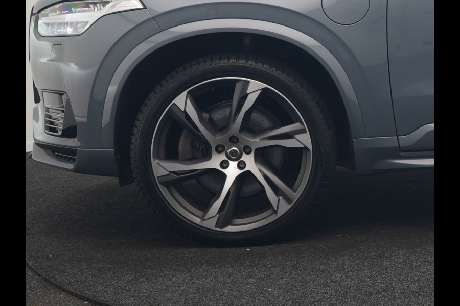 Volvo XC90 T8 Recharge AWD R-Design 7 Persoons Long Range PHEV 456pk Dealer O.H | Luchtvering | Trekhaak Af Fabriek | Panodak | 360 Camera | Adaptive Cruise | Harman  / Kardon | Alcantara Sportstoelen Memory & Verwarmd | Keyless | Pilot Assist | Apple Carplay | Stuur Verwarmd | BLIS | Adaptive LED | Navigatie | Virtual | DAB | 22"L.M | Plug In Hybrid |