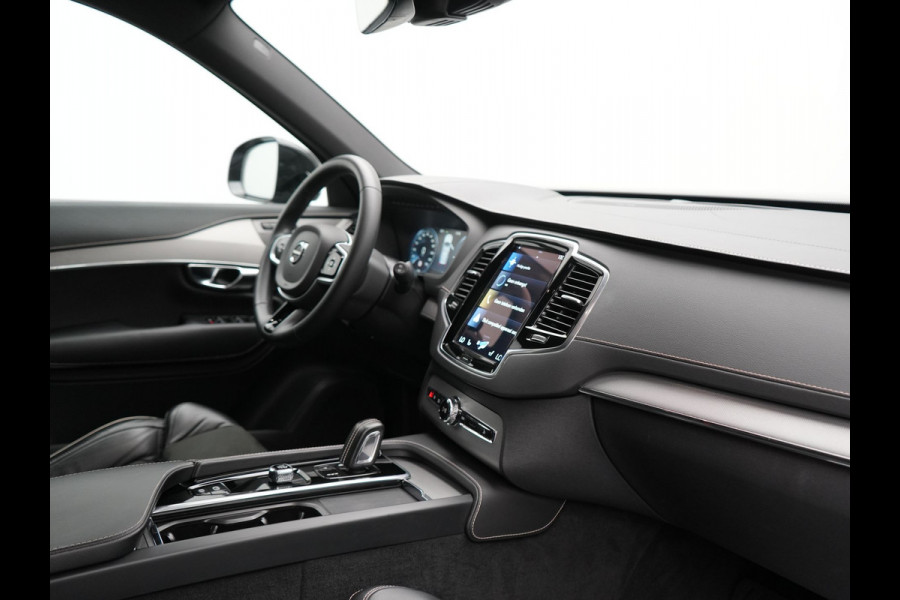 Volvo XC90 T8 Recharge AWD R-Design 7 Persoons Long Range PHEV 456pk Dealer O.H | Luchtvering | Trekhaak Af Fabriek | Panodak | 360 Camera | Adaptive Cruise | Harman  / Kardon | Alcantara Sportstoelen Memory & Verwarmd | Keyless | Pilot Assist | Apple Carplay | Stuur Verwarmd | BLIS | Adaptive LED | Navigatie | Virtual | DAB | 22"L.M | Plug In Hybrid |