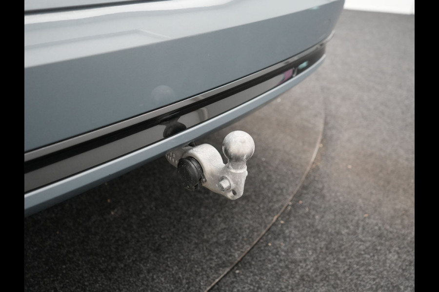 Volvo XC90 T8 Recharge AWD R-Design 7 Persoons Long Range PHEV 456pk Dealer O.H | Luchtvering | Trekhaak Af Fabriek | Panodak | 360 Camera | Adaptive Cruise | Harman  / Kardon | Alcantara Sportstoelen Memory & Verwarmd | Keyless | Pilot Assist | Apple Carplay | Stuur Verwarmd | BLIS | Adaptive LED | Navigatie | Virtual | DAB | 22"L.M | Plug In Hybrid |