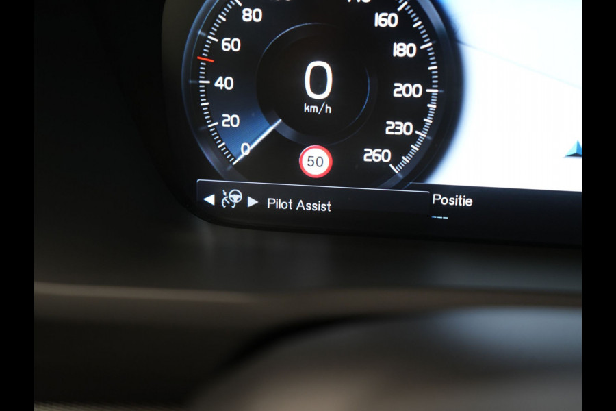 Volvo XC90 T8 Recharge AWD R-Design 7 Persoons Long Range PHEV 456pk Dealer O.H | Luchtvering | Trekhaak Af Fabriek | Panodak | 360 Camera | Adaptive Cruise | Harman  / Kardon | Alcantara Sportstoelen Memory & Verwarmd | Keyless | Pilot Assist | Apple Carplay | Stuur Verwarmd | BLIS | Adaptive LED | Navigatie | Virtual | DAB | 22"L.M | Plug In Hybrid |