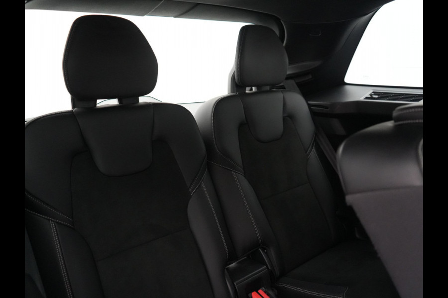 Volvo XC90 T8 Recharge AWD R-Design 7 Persoons Long Range PHEV 456pk Dealer O.H | Luchtvering | Trekhaak Af Fabriek | Panodak | 360 Camera | Adaptive Cruise | Harman  / Kardon | Alcantara Sportstoelen Memory & Verwarmd | Keyless | Pilot Assist | Apple Carplay | Stuur Verwarmd | BLIS | Adaptive LED | Navigatie | Virtual | DAB | 22"L.M | Plug In Hybrid |