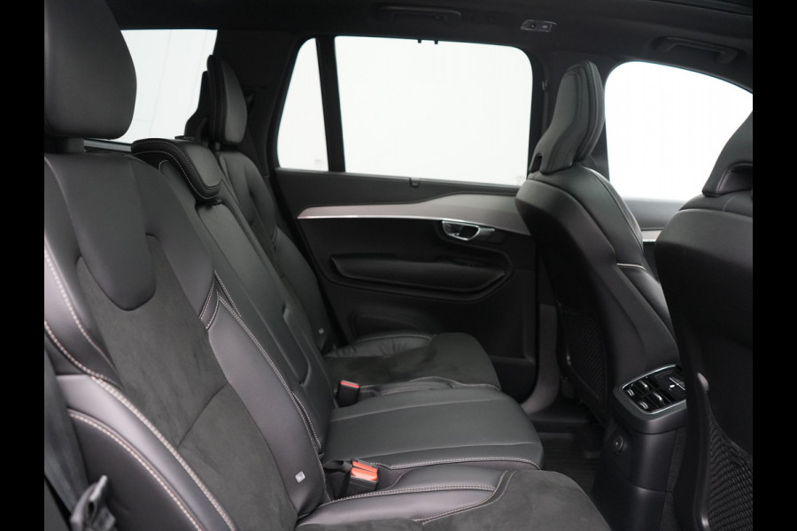 Volvo XC90 T8 Recharge AWD R-Design 7 Persoons Long Range PHEV 456pk Dealer O.H | Luchtvering | Trekhaak Af Fabriek | Panodak | 360 Camera | Adaptive Cruise | Harman  / Kardon | Alcantara Sportstoelen Memory & Verwarmd | Keyless | Pilot Assist | Apple Carplay | Stuur Verwarmd | BLIS | Adaptive LED | Navigatie | Virtual | DAB | 22"L.M | Plug In Hybrid |