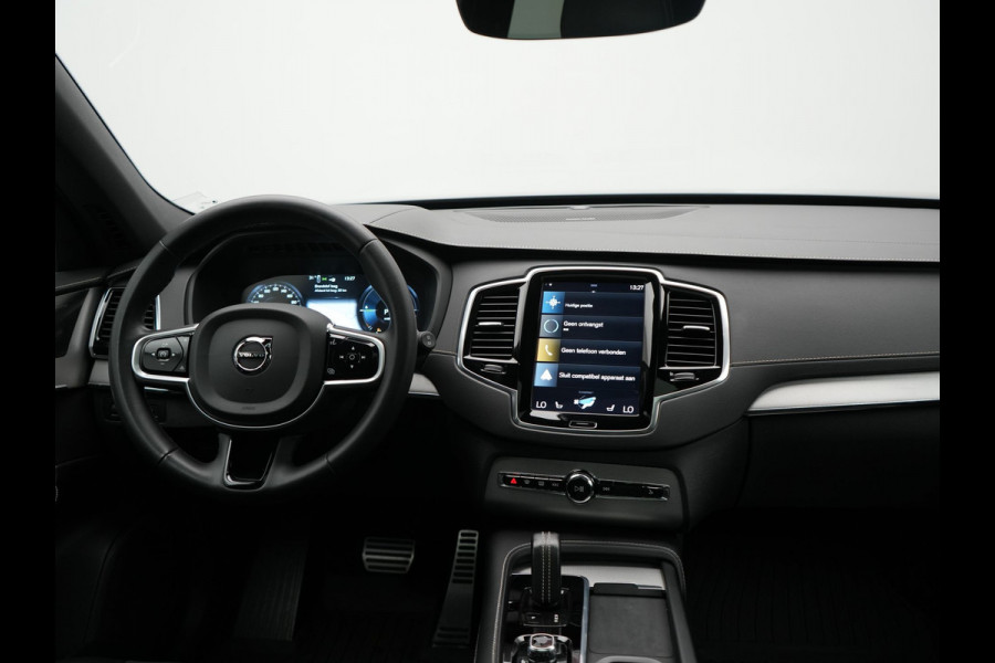 Volvo XC90 T8 Recharge AWD R-Design 7 Persoons Long Range PHEV 456pk Dealer O.H | Luchtvering | Trekhaak Af Fabriek | Panodak | 360 Camera | Adaptive Cruise | Harman  / Kardon | Alcantara Sportstoelen Memory & Verwarmd | Keyless | Pilot Assist | Apple Carplay | Stuur Verwarmd | BLIS | Adaptive LED | Navigatie | Virtual | DAB | 22"L.M | Plug In Hybrid |