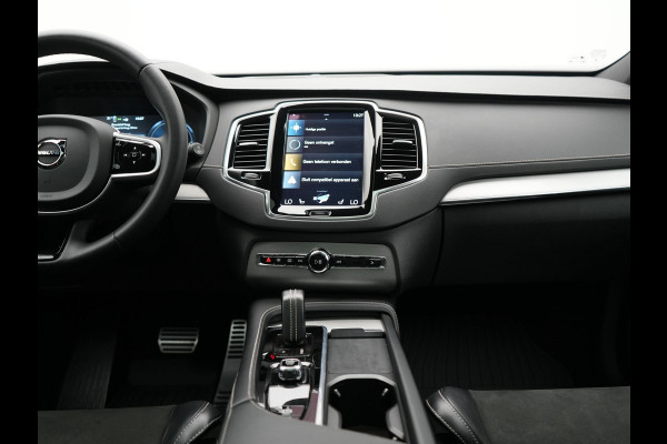 Volvo XC90 T8 Recharge AWD R-Design 7 Persoons Long Range PHEV 456pk Dealer O.H | Luchtvering | Trekhaak Af Fabriek | Panodak | 360 Camera | Adaptive Cruise | Harman  / Kardon | Alcantara Sportstoelen Memory & Verwarmd | Keyless | Pilot Assist | Apple Carplay | Stuur Verwarmd | BLIS | Adaptive LED | Navigatie | Virtual | DAB | 22"L.M | Plug In Hybrid |