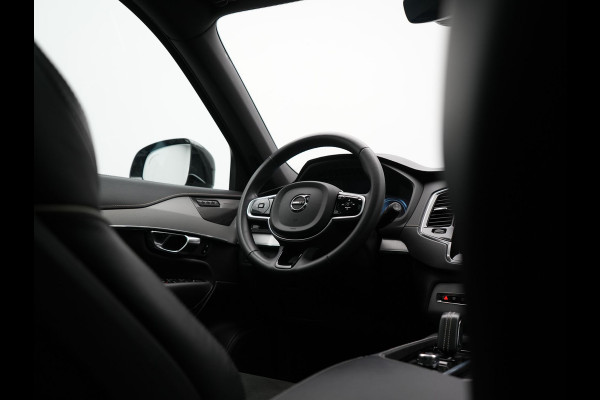 Volvo XC90 T8 Recharge AWD R-Design 7 Persoons Long Range PHEV 456pk Dealer O.H | Luchtvering | Trekhaak Af Fabriek | Panodak | 360 Camera | Adaptive Cruise | Harman  / Kardon | Alcantara Sportstoelen Memory & Verwarmd | Keyless | Pilot Assist | Apple Carplay | Stuur Verwarmd | BLIS | Adaptive LED | Navigatie | Virtual | DAB | 22"L.M | Plug In Hybrid |