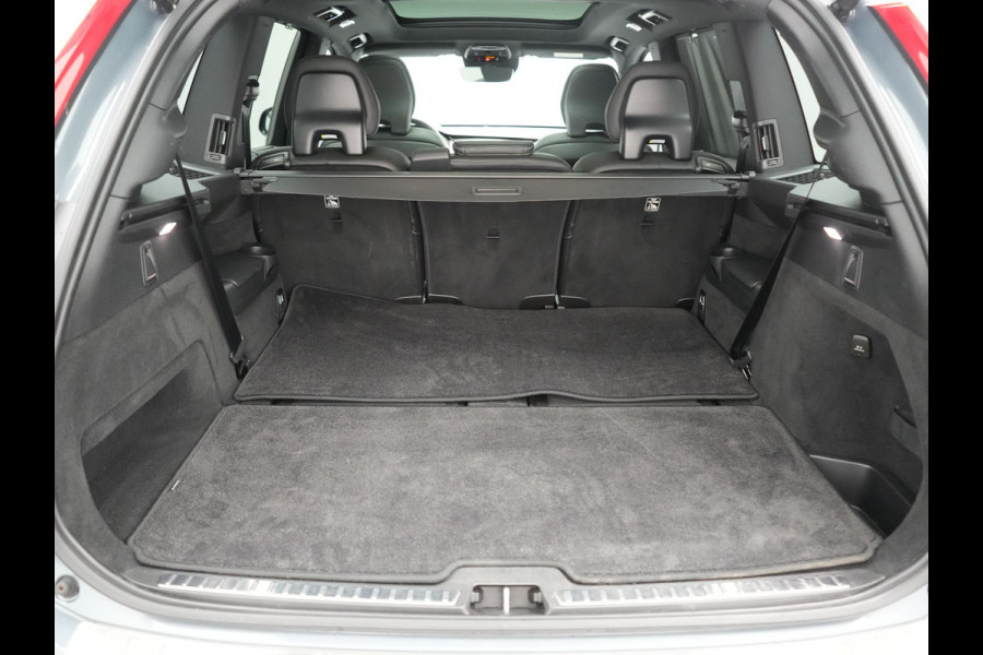 Volvo XC90 T8 Recharge AWD R-Design 7 Persoons Long Range PHEV 456pk Dealer O.H | Luchtvering | Trekhaak Af Fabriek | Panodak | 360 Camera | Adaptive Cruise | Harman  / Kardon | Alcantara Sportstoelen Memory & Verwarmd | Keyless | Pilot Assist | Apple Carplay | Stuur Verwarmd | BLIS | Adaptive LED | Navigatie | Virtual | DAB | 22"L.M | Plug In Hybrid |