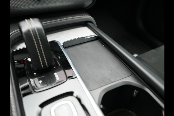 Volvo XC90 T8 Recharge AWD R-Design 7 Persoons Long Range PHEV 456pk Dealer O.H | Luchtvering | Trekhaak Af Fabriek | Panodak | 360 Camera | Adaptive Cruise | Harman  / Kardon | Alcantara Sportstoelen Memory & Verwarmd | Keyless | Pilot Assist | Apple Carplay | Stuur Verwarmd | BLIS | Adaptive LED | Navigatie | Virtual | DAB | 22"L.M | Plug In Hybrid |