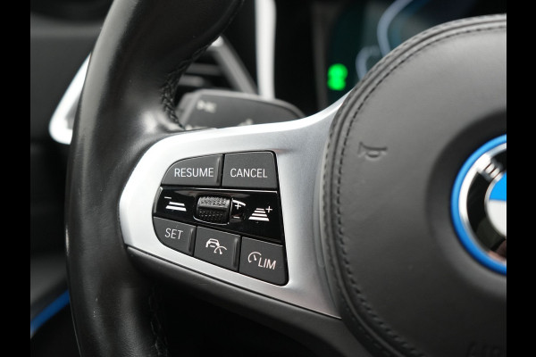 BMW 3 Serie Touring 330e Sportline PHEV 293pk Dealer O.H. | Dravitgrau | Trekhaak Af Fabriek | Adaptive Cruise | Laser LED | Head Up | Adaptief Onderstel | Camera | Sportstoelen Verwarmd | Sfeerverlichting | Keyless | Blis | Apple Carplay | 19"L.M | Plug In Hybrid |