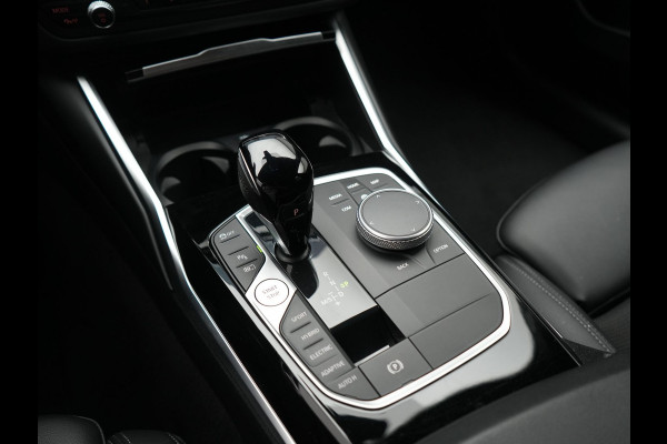 BMW 3 Serie Touring 330e Sportline PHEV 293pk Dealer O.H. | Dravitgrau | Trekhaak Af Fabriek | Adaptive Cruise | Laser LED | Head Up | Adaptief Onderstel | Camera | Sportstoelen Verwarmd | Sfeerverlichting | Keyless | Blis | Apple Carplay | 19"L.M | Plug In Hybrid |