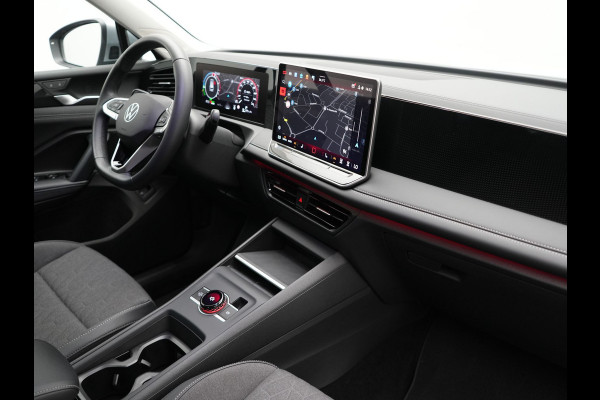 Volkswagen Tiguan 1.5 eHybrid Life PHEV 204pk | Trekhaak Af Fabriek | Adaptive Cruise | Camera | Sportstoelen Verwarmd | BLIS | Sfeerverlichting | Stuurverwarming | Apple Carplay | IQ Drive | Navigatie | Virtual | DAB | 18"L.M | Plug In Hybrid |