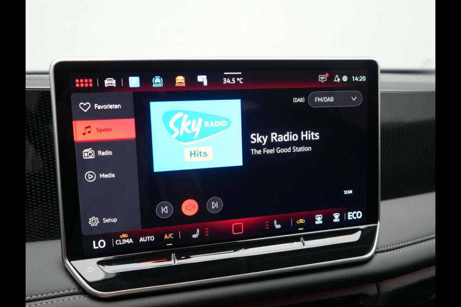 Volkswagen Tiguan 1.5 eHybrid Life PHEV 204pk | Trekhaak Af Fabriek | Adaptive Cruise | Camera | Sportstoelen Verwarmd | BLIS | Sfeerverlichting | Stuurverwarming | Apple Carplay | IQ Drive | Navigatie | Virtual | DAB | 18"L.M | Plug In Hybrid |