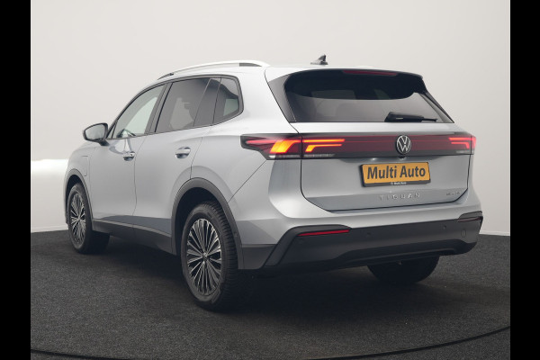 Volkswagen Tiguan 1.5 eHybrid Life PHEV 204pk | Trekhaak Af Fabriek | Adaptive Cruise | Camera | Sportstoelen Verwarmd | BLIS | Sfeerverlichting | Stuurverwarming | Apple Carplay | IQ Drive | Navigatie | Virtual | DAB | 18"L.M | Plug In Hybrid |