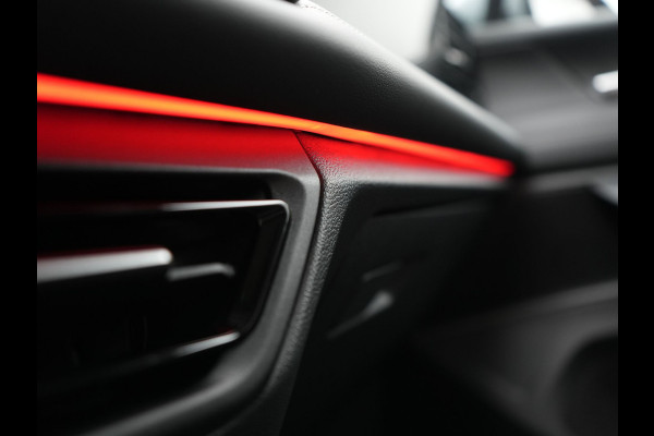 Volkswagen Tiguan 1.5 eHybrid Life PHEV 204pk | Trekhaak Af Fabriek | Adaptive Cruise | Camera | Sportstoelen Verwarmd | BLIS | Sfeerverlichting | Stuurverwarming | Apple Carplay | IQ Drive | Navigatie | Virtual | DAB | 18"L.M | Plug In Hybrid |