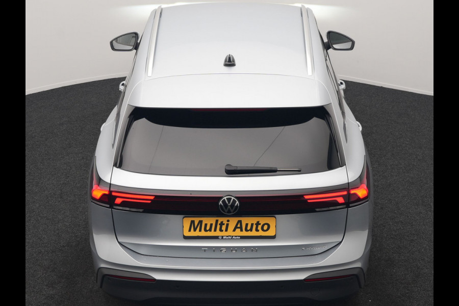 Volkswagen Tiguan 1.5 eHybrid Life PHEV 204pk | Trekhaak Af Fabriek | Adaptive Cruise | Camera | Sportstoelen Verwarmd | BLIS | Sfeerverlichting | Stuurverwarming | Apple Carplay | IQ Drive | Navigatie | Virtual | DAB | 18"L.M | Plug In Hybrid |