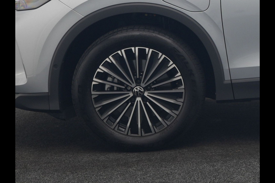 Volkswagen Tiguan 1.5 eHybrid Life PHEV 204pk | Trekhaak Af Fabriek | Adaptive Cruise | Camera | Sportstoelen Verwarmd | BLIS | Sfeerverlichting | Stuurverwarming | Apple Carplay | IQ Drive | Navigatie | Virtual | DAB | 18"L.M | Plug In Hybrid |