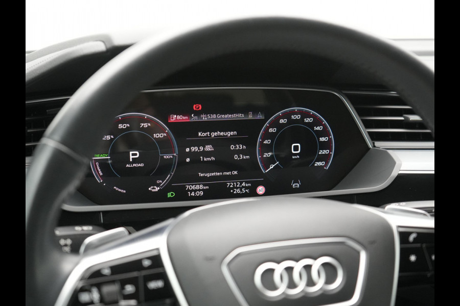 Audi e-tron Sportback 50 Quattro S Line 71 kWh 313pk Dealer O.H. | Luchtvering | Adaptive Cruise | Nachtzicht | Head Up | Camera | Alcantara Sportstoelen Verwarmd | Keyless | 20"L.M | Navigatie | DAB | Virtual Cockpit |