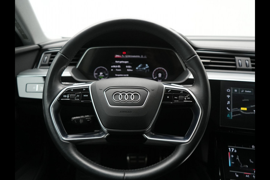 Audi e-tron Sportback 50 Quattro S Line 71 kWh 313pk Dealer O.H. | Luchtvering | Adaptive Cruise | Nachtzicht | Head Up | Camera | Alcantara Sportstoelen Verwarmd | Keyless | 20"L.M | Navigatie | DAB | Virtual Cockpit |