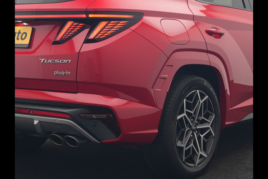 Hyundai Tucson 1.6 T-GDI N Line 4WD PHEV 265pk Dealer O.H. | Adaptive Cruise | Camera | Alcantara Sportstoelen & Stuur Verwarmd | Krell Audio | Apple Carplay | Keyless | Blis | 19"L.M | Navigatie | DAB | Plug In Hybrid |