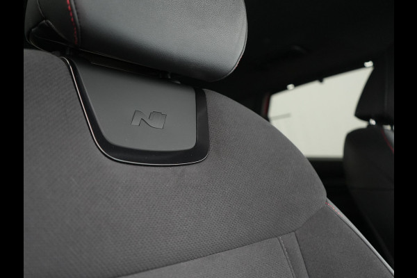 Hyundai Tucson 1.6 T-GDI N Line 4WD PHEV 265pk Dealer O.H. | Adaptive Cruise | Camera | Alcantara Sportstoelen & Stuur Verwarmd | Krell Audio | Apple Carplay | Keyless | Blis | 19"L.M | Navigatie | DAB | Plug In Hybrid |
