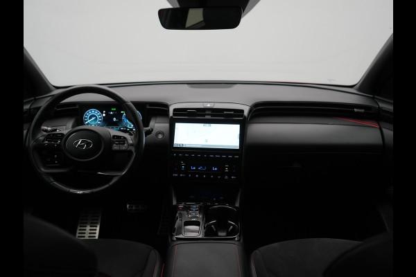 Hyundai Tucson 1.6 T-GDI N Line 4WD PHEV 265pk Dealer O.H. | Adaptive Cruise | Camera | Alcantara Sportstoelen & Stuur Verwarmd | Krell Audio | Apple Carplay | Keyless | Blis | 19"L.M | Navigatie | DAB | Plug In Hybrid |